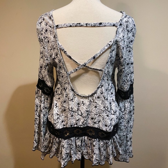 Vintage Havana Floral Boho Bell Sleeve Blouse - Picture 5 of 8